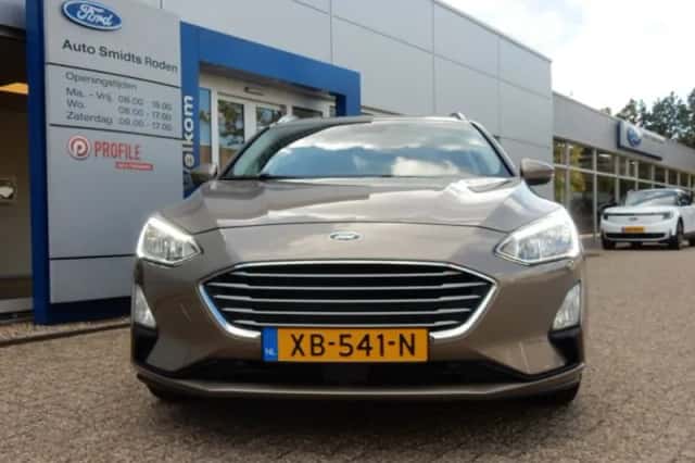 Ford Focus (2018) thumbnail 3