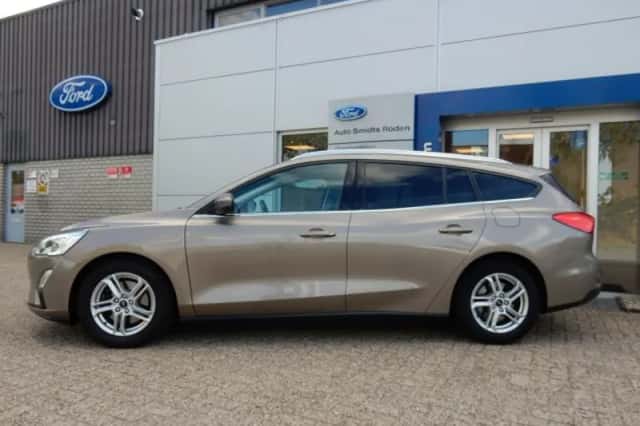 Ford Focus (2018) thumbnail 2