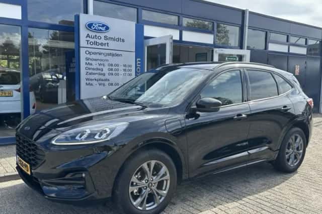Ford Kuga (2023) thumbnail 4