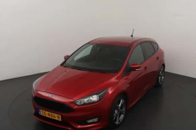 Ford Focus (2018) thumbnail 2
