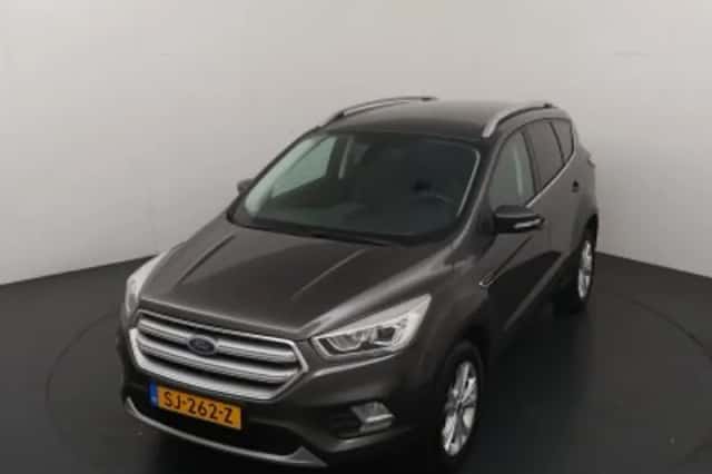 Ford Kuga (2018) thumbnail 2