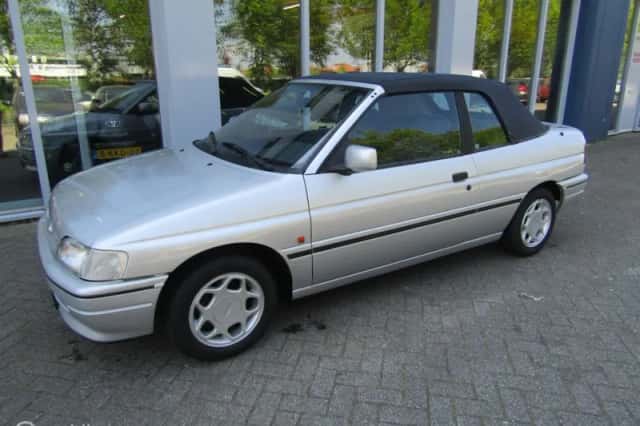 Ford Escort (1992) thumbnail 2