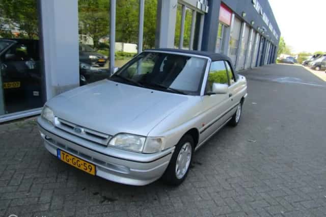 Ford Escort (1992) thumbnail 3