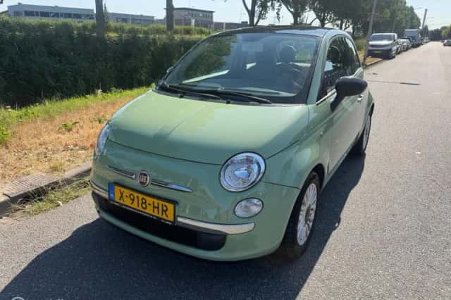 Fiat 500 (2009) thumbnail 2