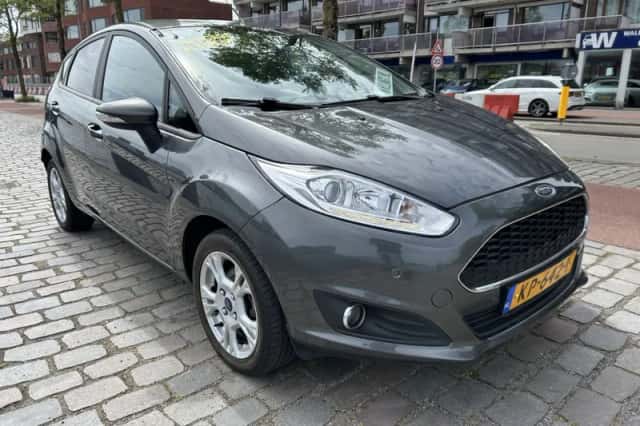 Ford Fiesta (2016) thumbnail 4