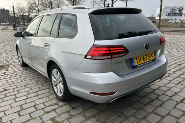 Volkswagen Golf (2018) thumbnail 5