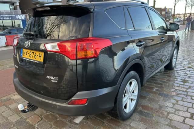 Toyota RAV4 (2013) thumbnail 2