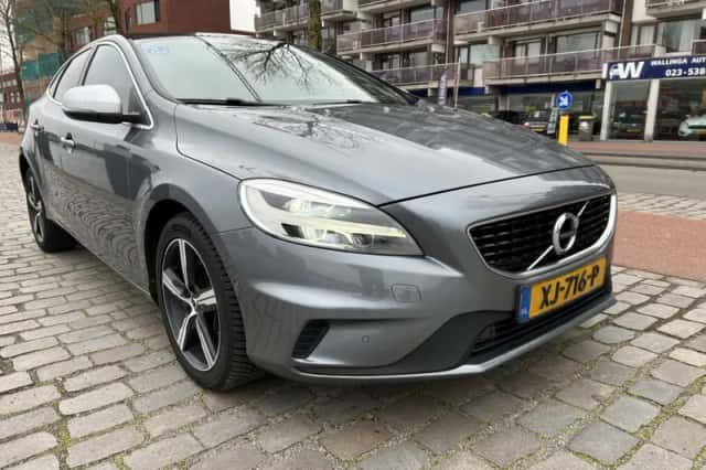 Volvo V40 (2019) thumbnail 4