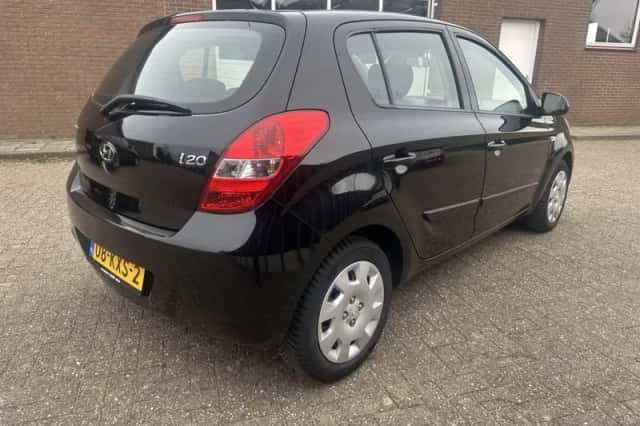 Hyundai i20 (2010) thumbnail 2