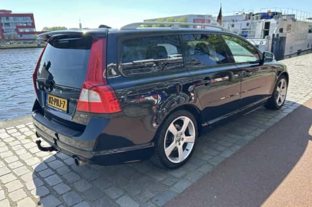Volvo V70 (2011) thumbnail 2