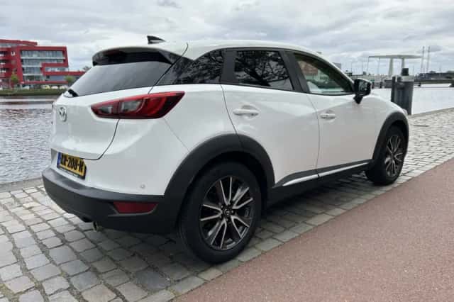 Mazda CX-3 (2016) thumbnail 2