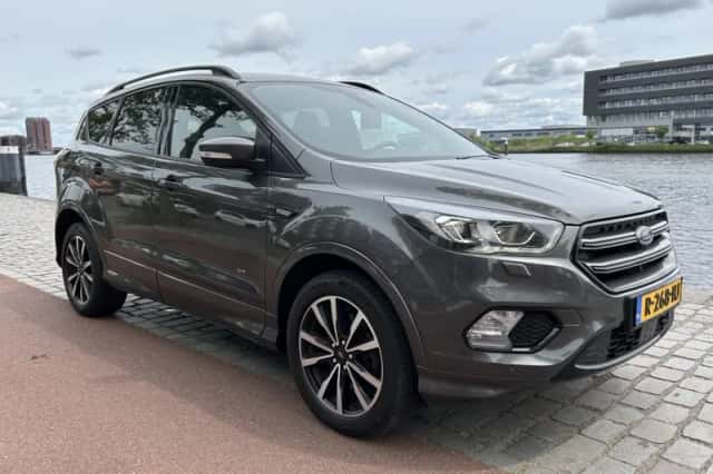 Ford Kuga (2019) thumbnail 4