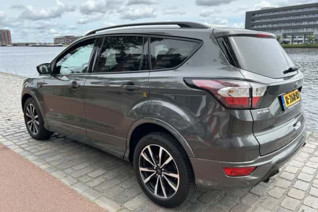 Ford Kuga (2019) thumbnail 5