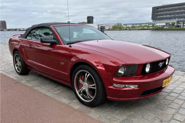 Ford Mustang (2008) thumbnail 4