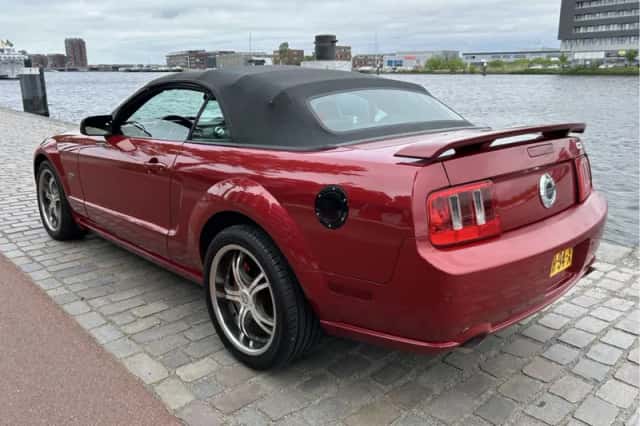 Ford Mustang (2008) thumbnail 5
