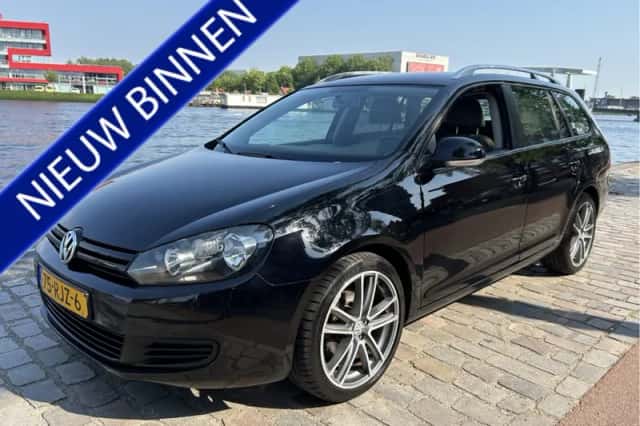 Volkswagen Golf (2011) thumbnail 1