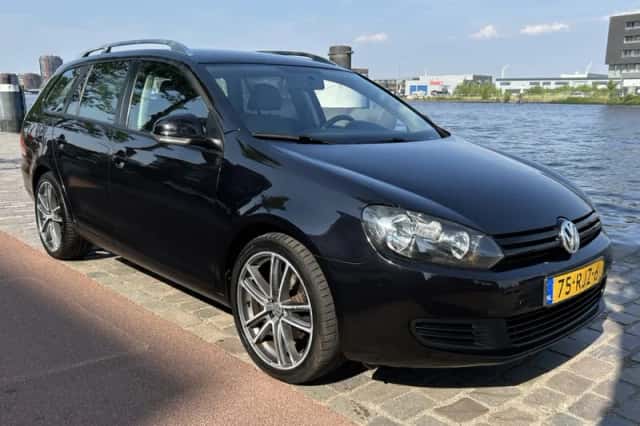 Volkswagen Golf (2011) thumbnail 4