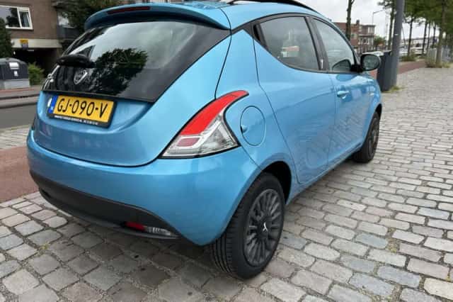 Lancia Ypsilon (2015) thumbnail 2