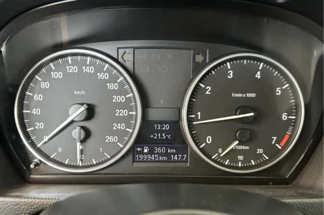 BMW 3-Serie (2011) thumbnail 6