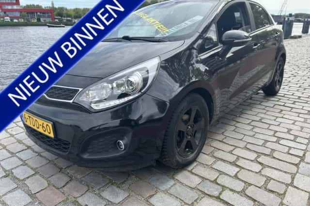 Kia Rio (2014) thumbnail 1