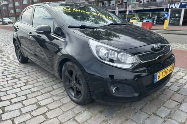 Kia Rio (2014) thumbnail 4