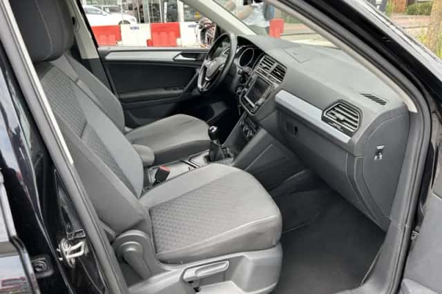 Volkswagen Tiguan (2017) thumbnail 3