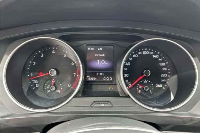 Volkswagen Tiguan (2017) thumbnail 6