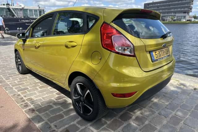 Ford Fiesta (2014) thumbnail 5