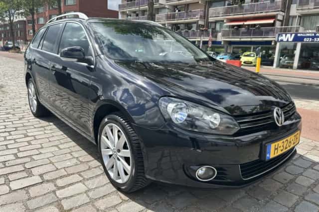 Volkswagen Golf (2011) thumbnail 4