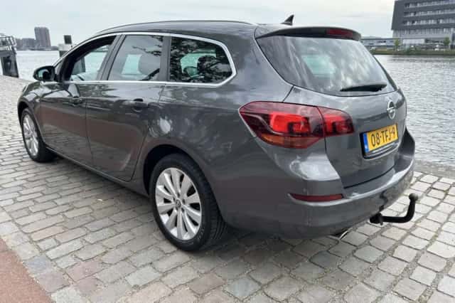 Opel Astra (2012) thumbnail 5