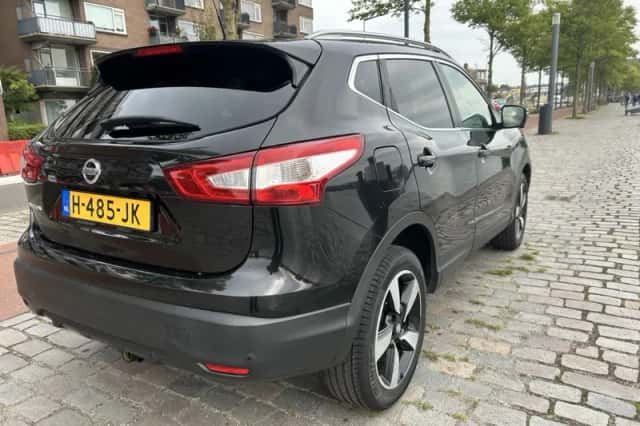 Nissan Qashqai (2017) thumbnail 2