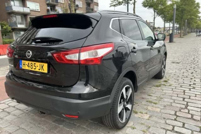 Nissan Qashqai (2017) thumbnail 2