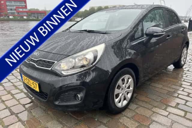 Kia Rio (2014) thumbnail 1