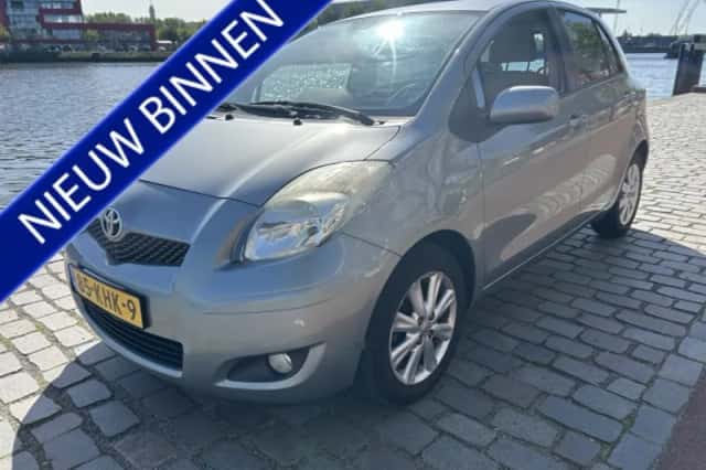 Toyota Yaris (2009) thumbnail 1