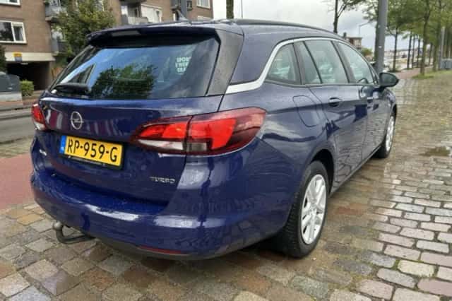 Opel Astra (2018) thumbnail 2