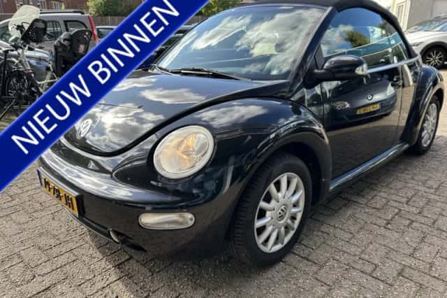 Volkswagen New Beetle (2004) thumbnail 1