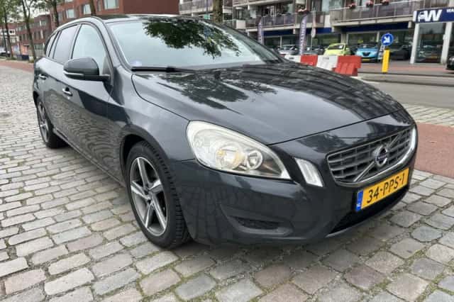 Volvo V60 (2011) thumbnail 4