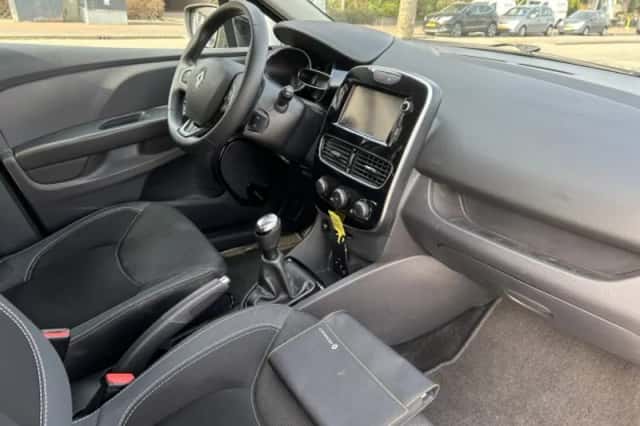 Renault Clio (2017) thumbnail 3