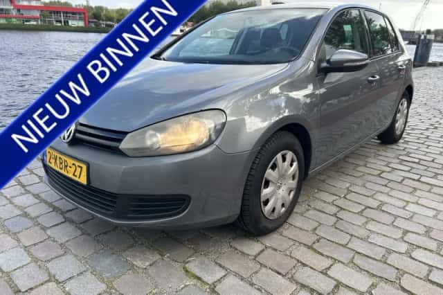 Volkswagen Golf (2011) thumbnail 1