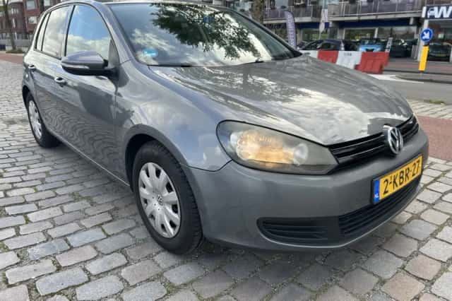 Volkswagen Golf (2011) thumbnail 4