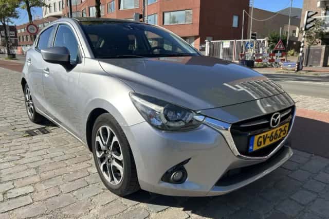 Mazda 2 (2015) thumbnail 4