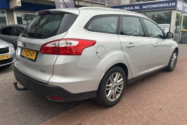 Ford Focus (2014) thumbnail 2