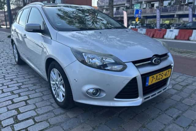 Ford Focus (2014) thumbnail 3