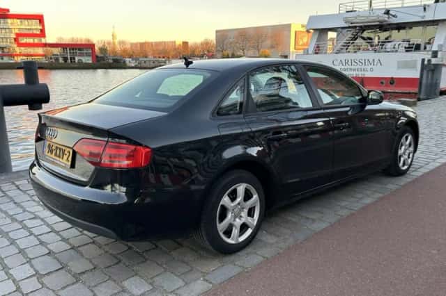 Audi A4 (2010) thumbnail 2