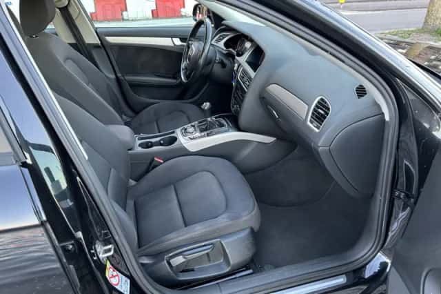 Audi A4 (2010) thumbnail 3