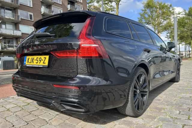 Volvo V60 (2020) thumbnail 2