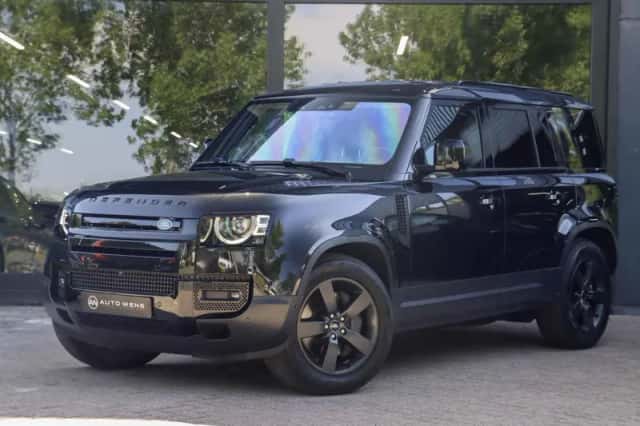 Land Rover Defender (2022) thumbnail 1