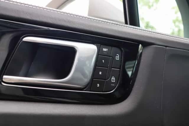 Porsche Cayenne Coupé (2022) thumbnail 6