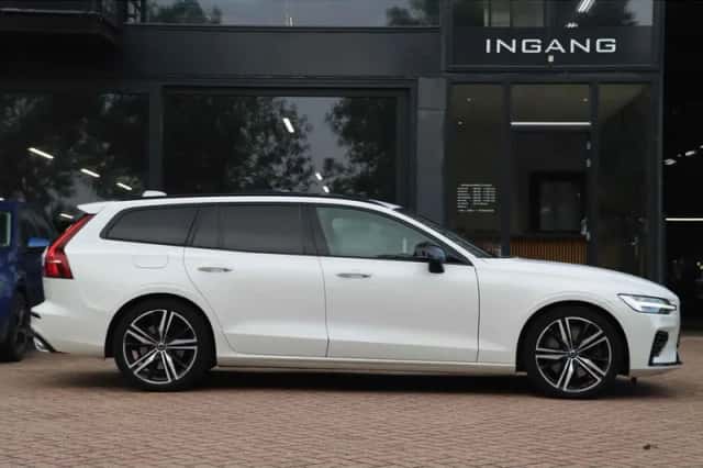Volvo V60 (2021) thumbnail 4