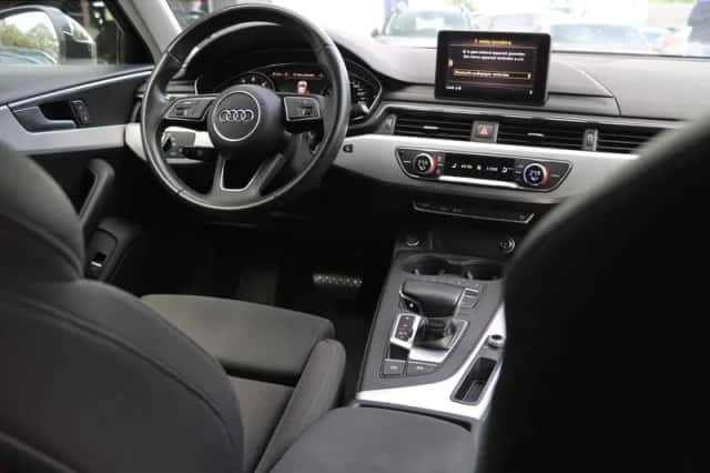 Audi A4 (2017) thumbnail 3